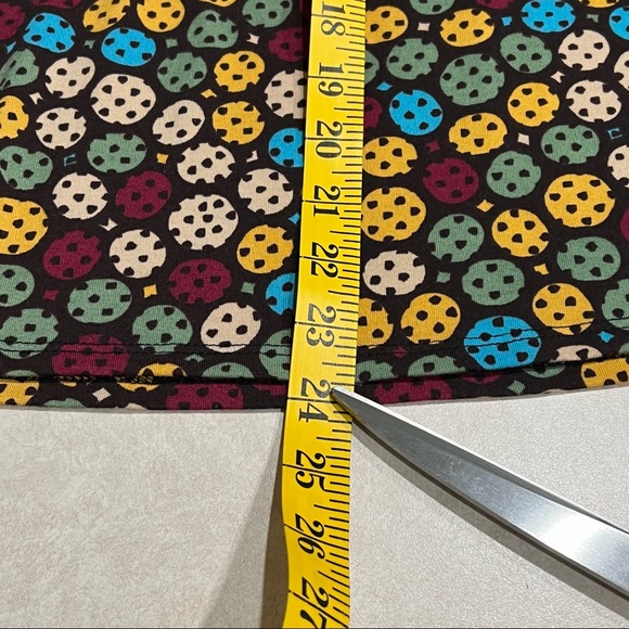 ⭐️ LulaRoe Geometric Multi-Colored Pattern Skirt Size: MEDIUM - Picture 7 of 8